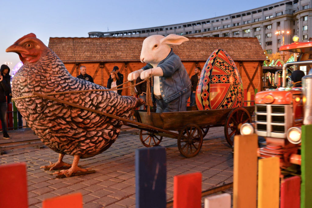 Te iei cu mâinile de cap! Șapte investiții inutile din București: de la „tramvaiul fantomă”, la naiul cu flori