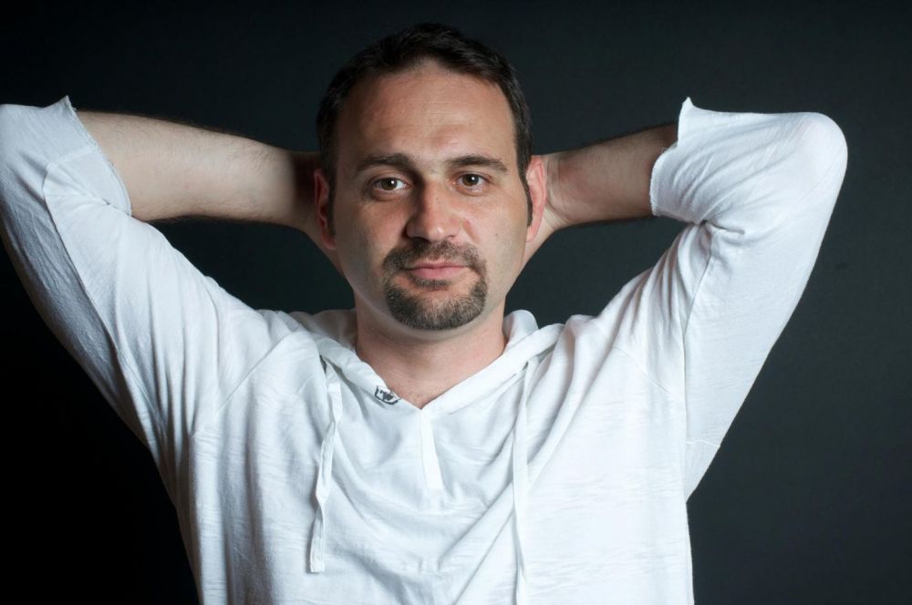 Adrian Văncică, alias Celentano din Las Fierbinți. A fost ofertat de ambele posturi tv, PRO TV și Antena 1
