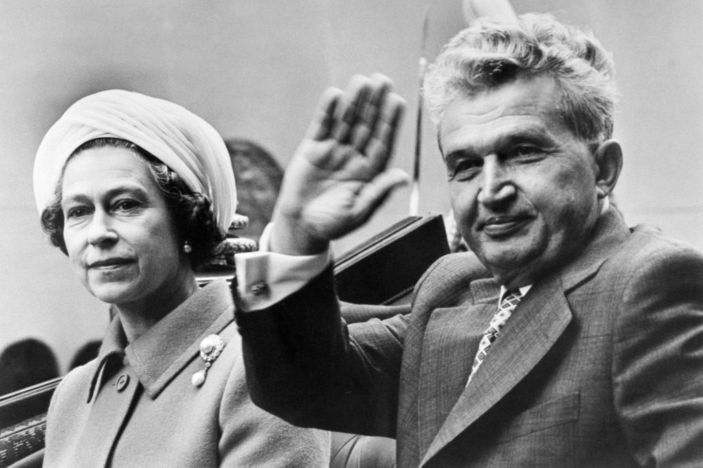 Măsuri extreme luate de Ceaușescu pentru a plăti datoriile externe. La ce condiții grele erau supuși românii