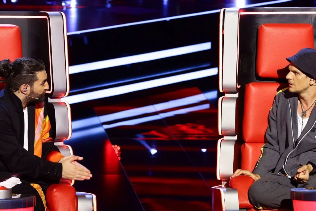 Dezvăluiri din culisele emisiunii Vocea României de la PRO TV! Smiley, mărturisiri despre colegii săi: “Chirilă s-a dezbrăcat în chiloți”