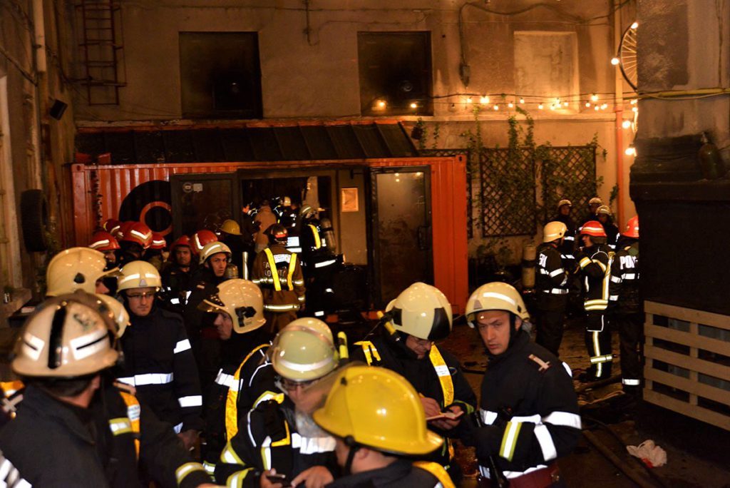 Cum au intervenit pompierii in noaptea incendiului de la Colectiv