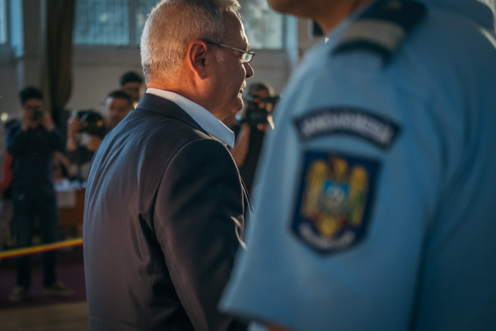 Liviu Dragnea, adus în cătușe la Înalta Curte de Casație și Justiție. Cum arată fostul lider PSD, după aproape 7 luni de închisoare. Lovitură grea pentru el