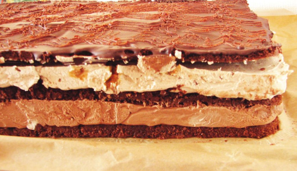 Cel mai bun desert în 2020 va fi prăjitura snickers: iată rețeta completă