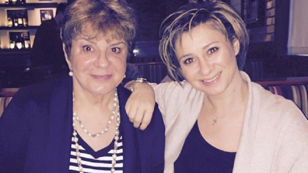 Anamaria Prodan și mama sa, imagine nemaivăzută de fani. Ce a anunțat ea la aproape un an de la moartea artistei de muzică populară. Foto