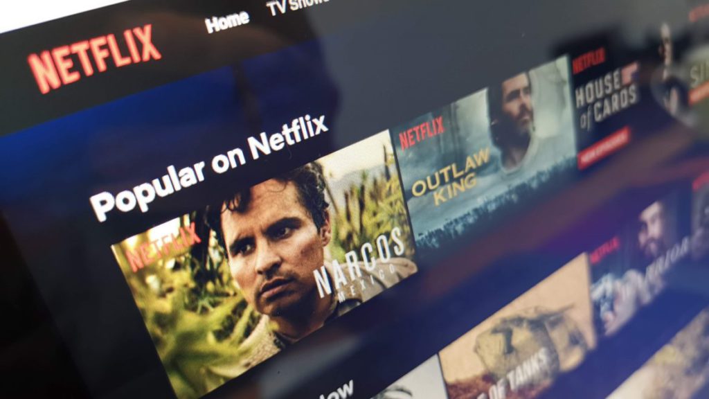 Ce filme și seriale noi apar în luna februarie pe Netflix