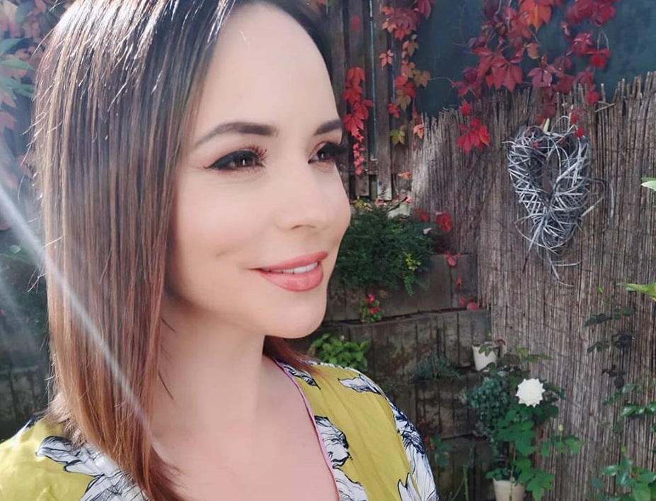 Cum arată casa în care locuiește Andreea Marin. Grădina e fabuloasă! FOTO