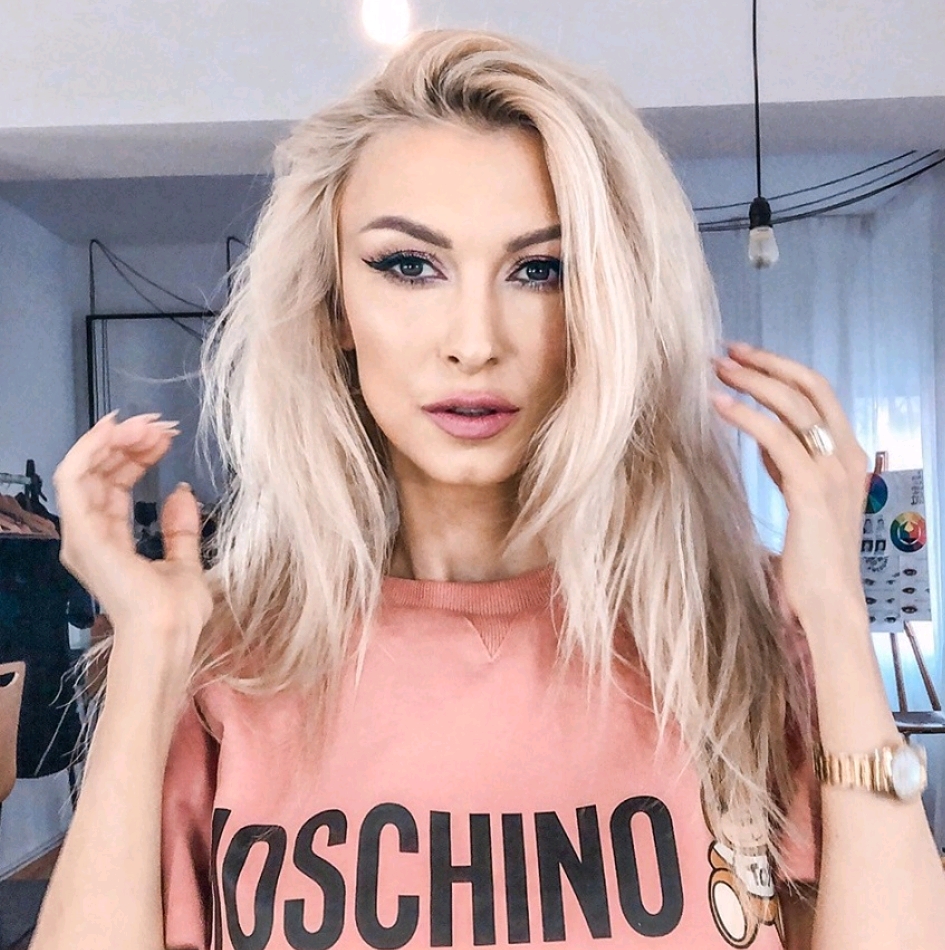 Ce i-a răspuns Andreea Bălan unei fane, care a acuzat-o că și-a înscenat divorțul. Replica artistei i-a lăsat pe toți fără cuvinte