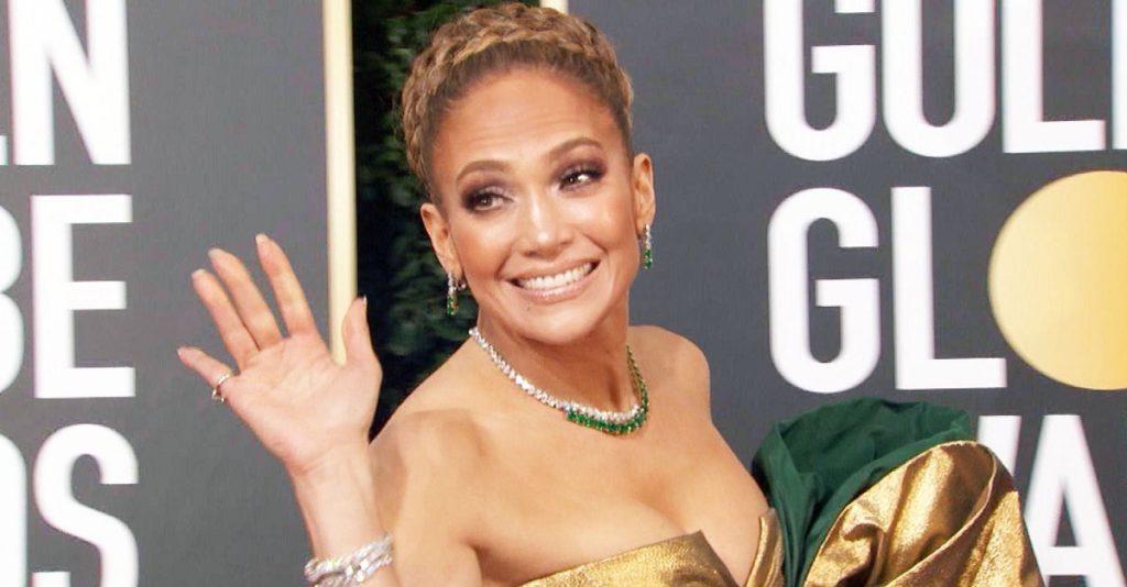 Jennifer Lopez e sexy și la 50 de ani, dar să vezi cât de bine arată mama ei la 74. Foto inedit