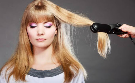 Există numeroase remedii pentru tratarea părului ars