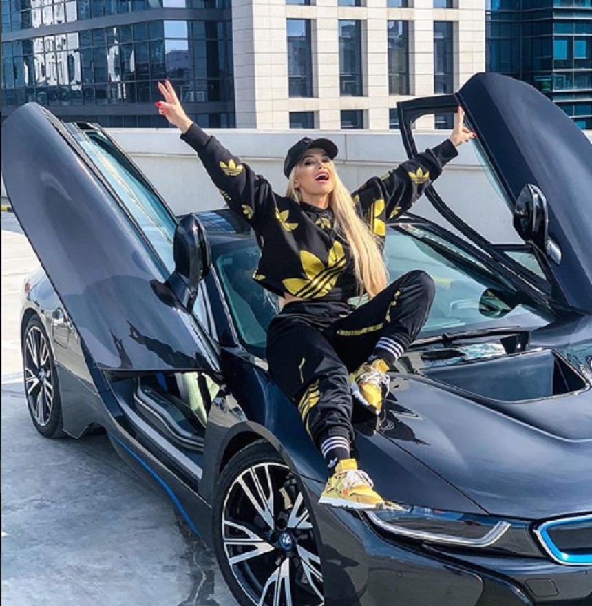 Anda Adam, cadou surpriză de 1 martie: o mașină de lux! Cum au reacționat fanii 