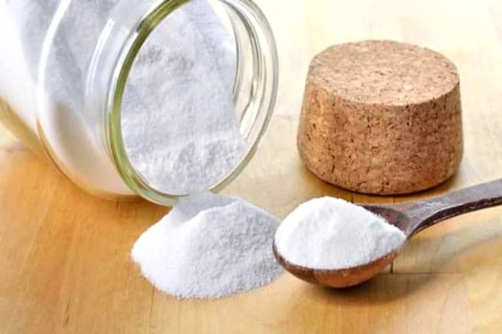 Cum te scapă bicarbonatul de sodiu de mirosurile neplăcute. Câteva trucuri simple