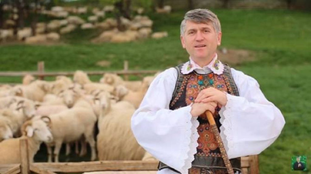 Amenda pe care a primit-o Cristian Pomohaci după ce a încălcat ordonanța militară. „Haideți aproape de mine”