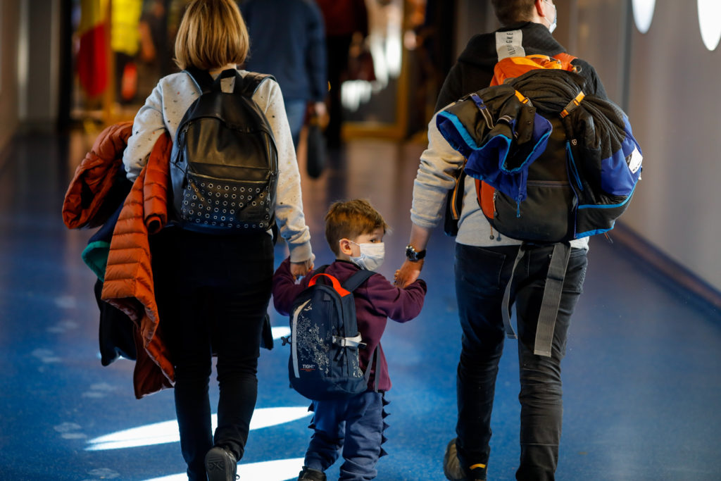 Românii din diaspora sunt rugați să nu vină acasă de Paște. Foto: Inquam Photos/ George Calin 