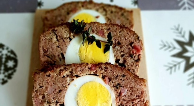 Rețetă de ruladă de carne tocată la cuptor. Seamănă cu drobul, dar gustul e diferit!