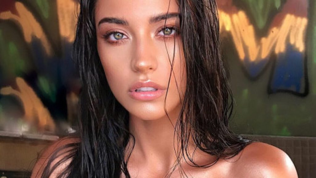 Antonia, cu decolteul la vedere pe internet. Reacția generală a artistei, atunci când o fană a întrebat-o de ce s-a dezbrăcat