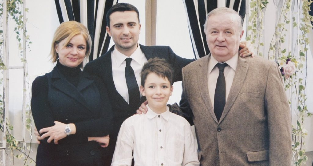 Tumultoasa poveste a fratelui Cristinei Țopescu. Cristi a ajuns la al doilea divorț de aceeași femeie