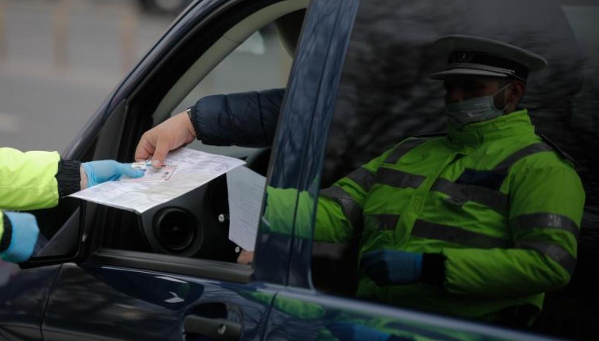 Un polițist și-a amendat colegul pe care tot el îl chemase în ajutor. Moment memorabil la Constanța