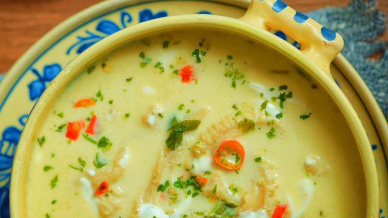 Cum se face, de fapt, ciorba de burtă. Și cum poți grăbi procesul fără să pierdem gustul