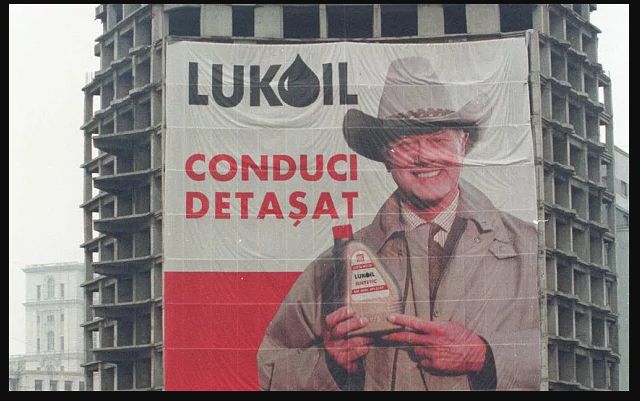 Cum l-a plătit Ceaușescu pe interpretul lui JR Ewing din serialul Dallas. ”O pungă cu dolari a fost lăsată special”