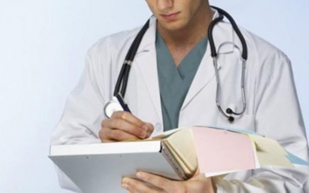 Cât câștigă, de fapt, un medic rezident în România. Salariul e structurat pe fiecare an