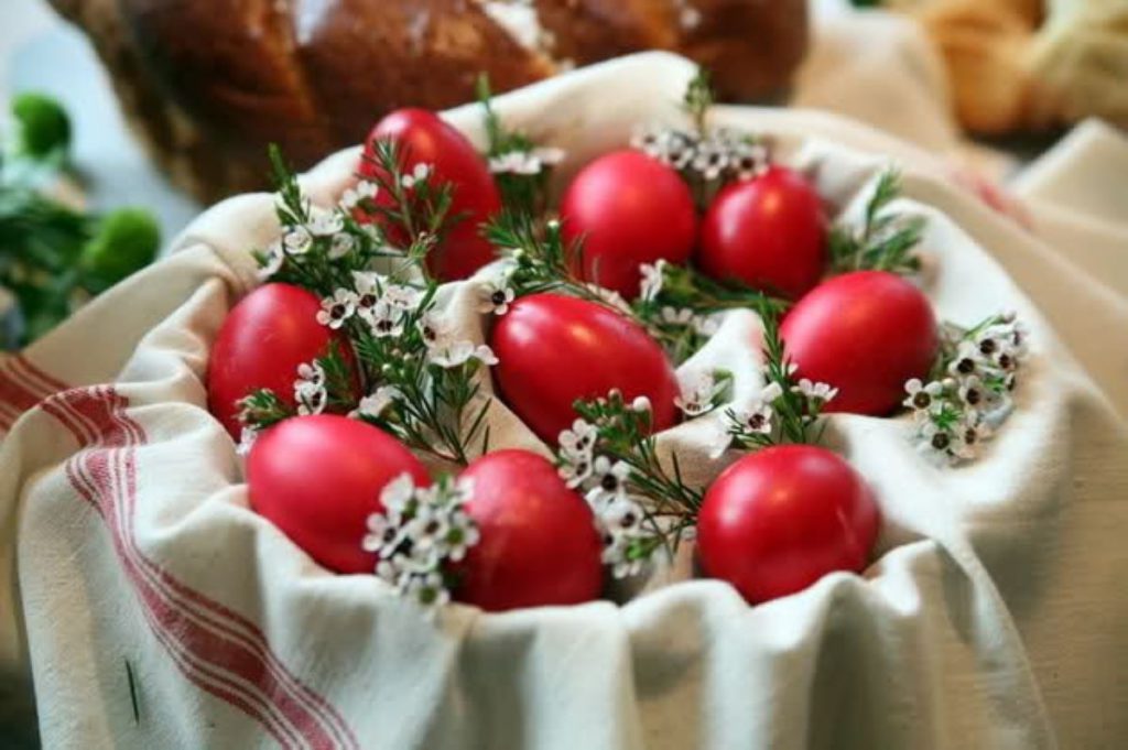 Când este bine să vopsim ouăle pentru Paște. Tradiții și obiceiuri în Săptămâna Mare