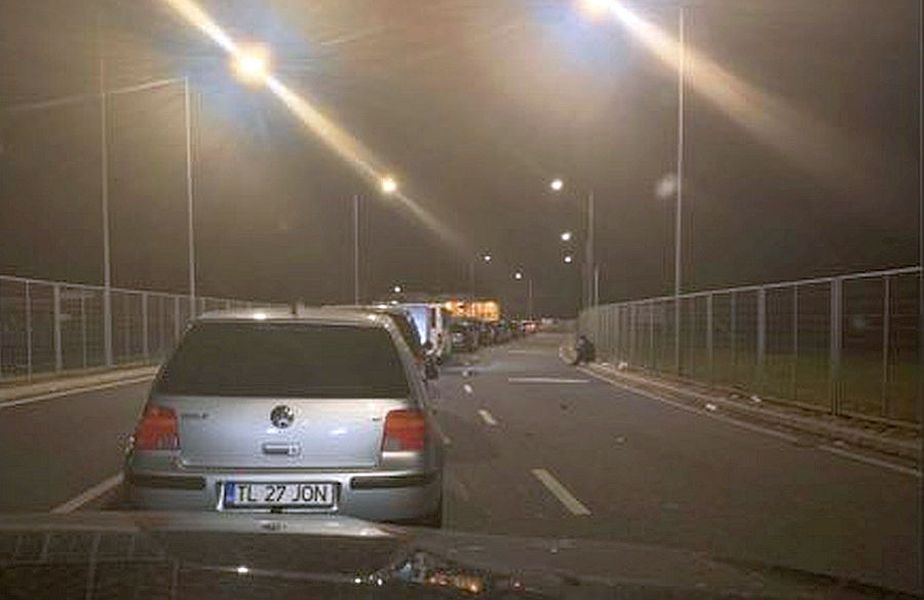 Răzvan Marin, la coadă la intrarea în România Sursă foto - gsp.ro