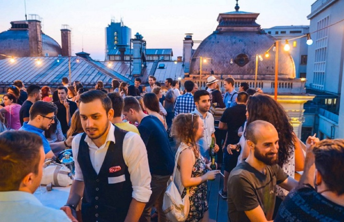 Cum sunt amenințate cu închiderea terasele care se deschid la 1 iunie. Ce vor face autoritățile