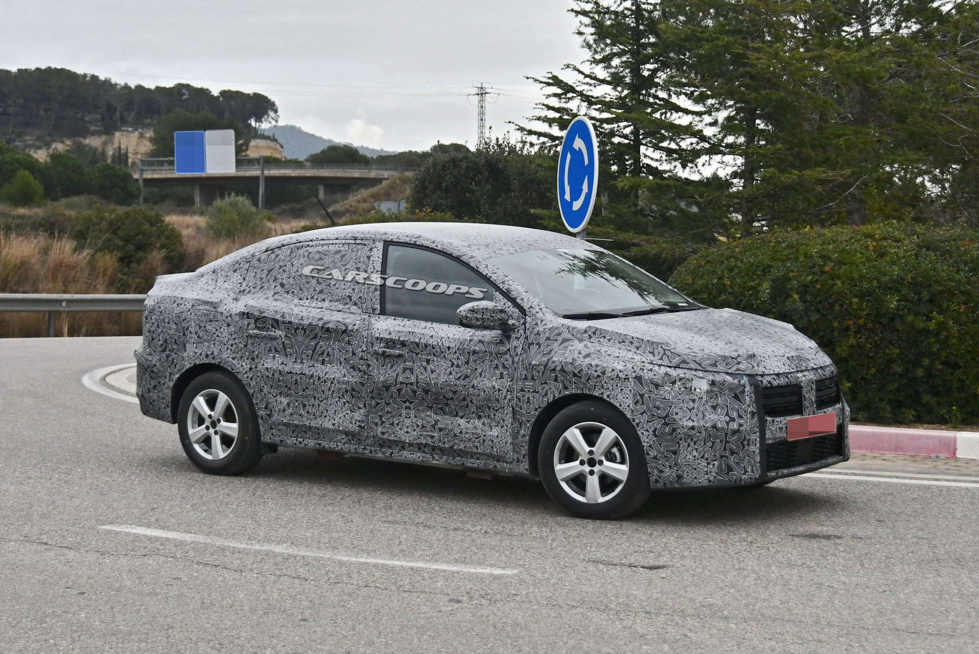 Dacia produce prima mașină hibrid din România. Detalii despre cum arată și când e lansarea