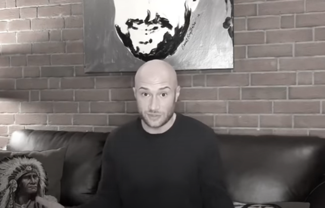 Ce i se întâmplă pe stradă lui Mihai Bendeac după ce a anunțat că a avut noul virus