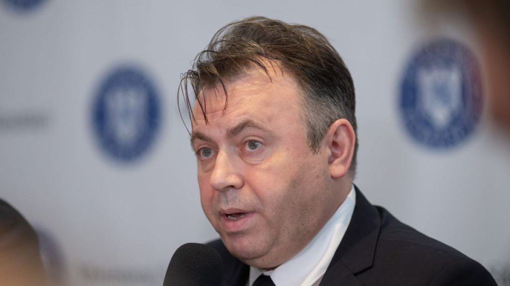 Nelu Tătaru, pus la zid. Cine îl acuză că a vândut măști la surprapreț, prin farmacia soției