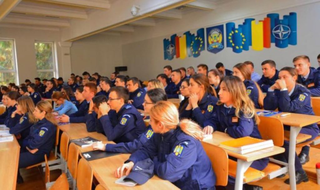 A fost respinsă la examenul de la Academia de Poliție, deși a răspuns corect. Explicația, incredibilă!