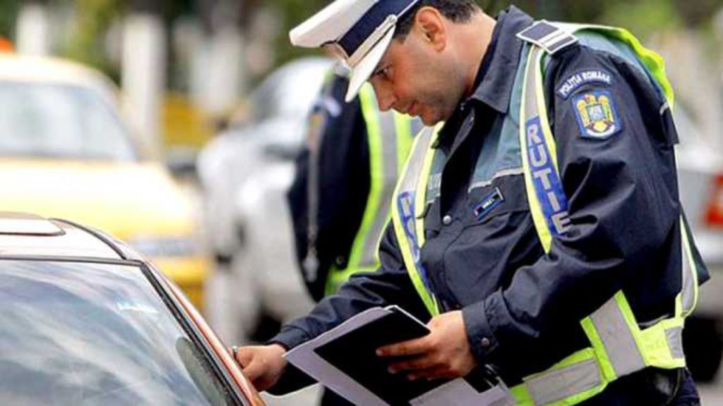 Cod Rutier 2020. Poți lua amendă dacă nu ai presiunea optimă la roți? Ce spune, de fapt, legea