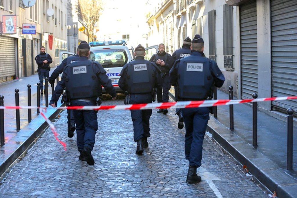 Tată și fiu, condamnați la închisoare după ce au ucis și mâncat un polițist. Detalii cutremurătoare