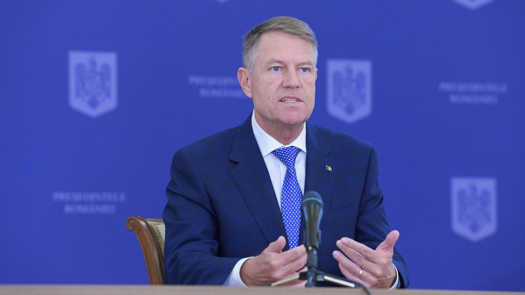Iohannis a promulgat legea. Ce salarii vor avea angajații din Sănătate de la 1 iulie 2020