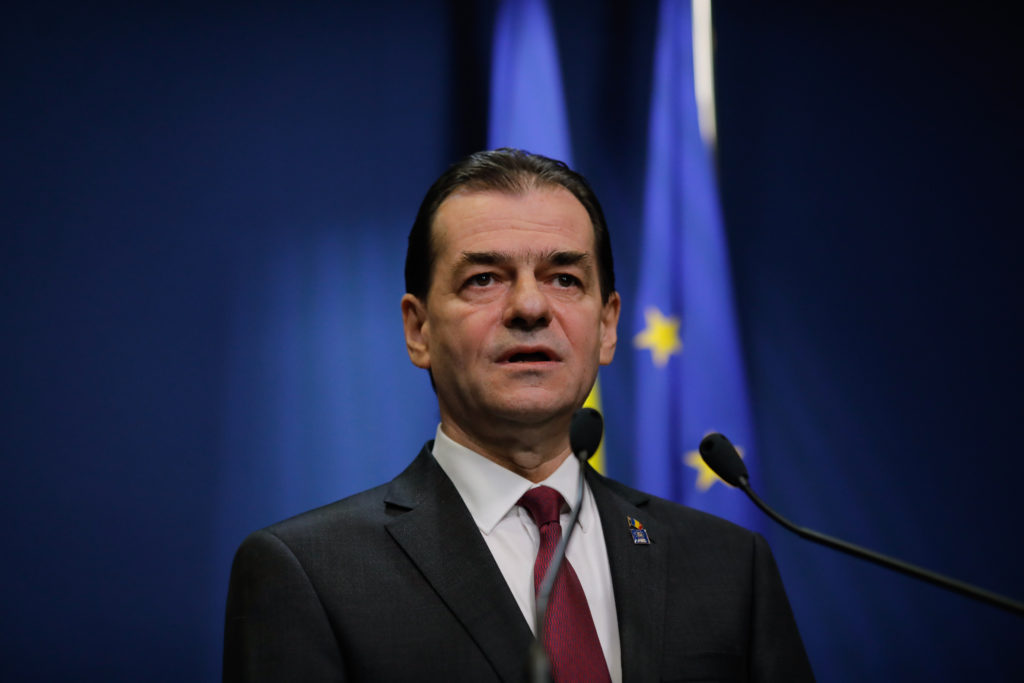 Ludovic Orban a susținut o conferință de presă luni seară, în contextul relaxării restricțiilor care se vor face din 15 mai. Sursa foto: Inquam Photos/George Calin 
