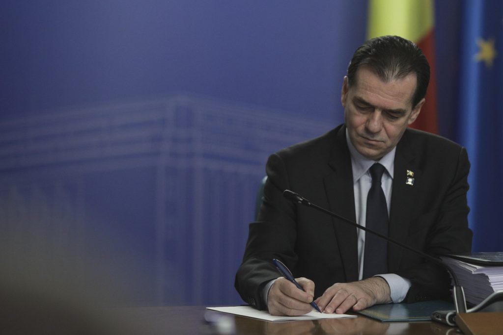 Orban: „Până la data de 15 iunie, toţi cei care se întorc din ţări cu nivel de raspândire a virusului, la întoarcere intră în izolare la domiciliu 14 zile, carantină doar pentru cei care cer”. Sursa foto: Inquam Photos/ Octav Ganea 