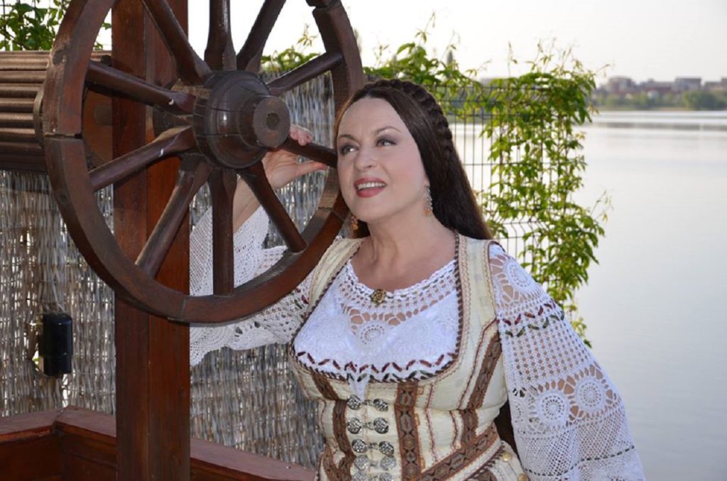 Din bani ce a ajuns să trăiască Maria Dragomirou, în plină pandemie, după ce a rămas fără concerte. Pensia pe care o încasează la 65 de ani