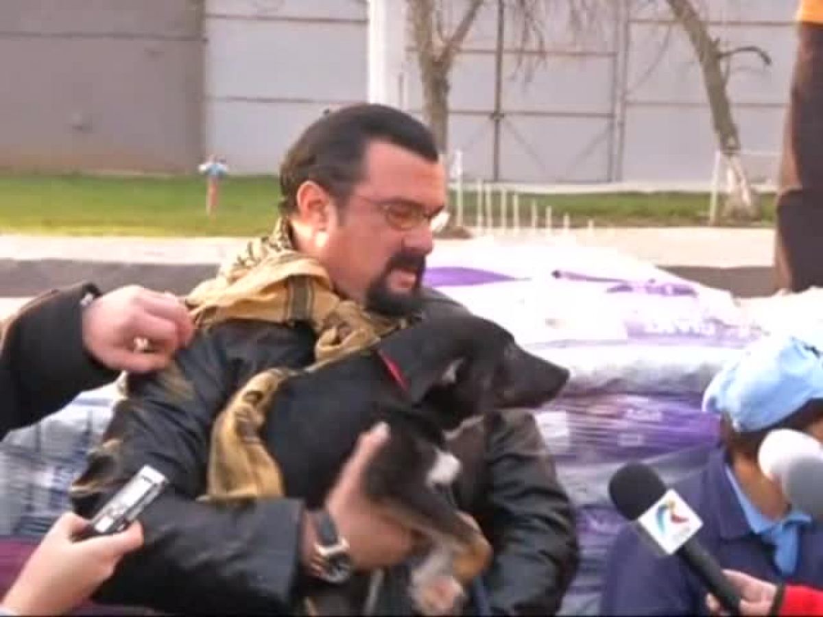 Legătura neașteptată dintre Toni Iuruc și Stevan Seagal. Iubitul Simonei Halep primește lunar bani de la actor