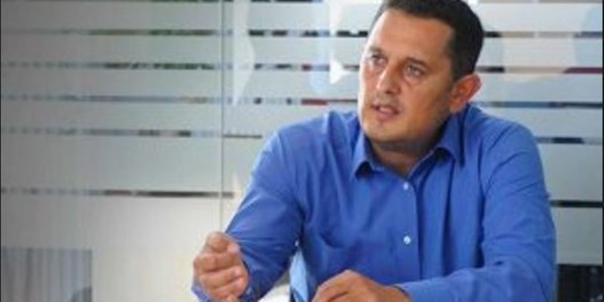 Piperea atenționează oamenii că libertățile lor le sunt sugrumate zi de zi și le cere să se trezească