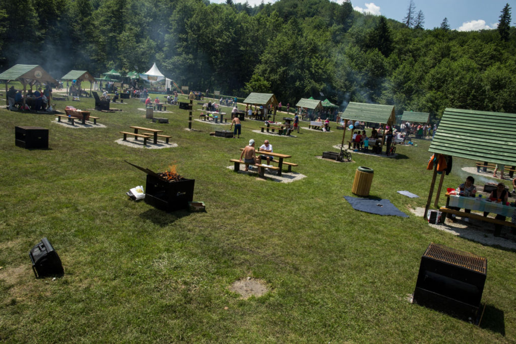 Care este condiția pe care trebuie să o îndeplinești dacă vrei să mergi la mare sau la munte de pe 15 iunie. Anunțul lui Nelu Tătaru