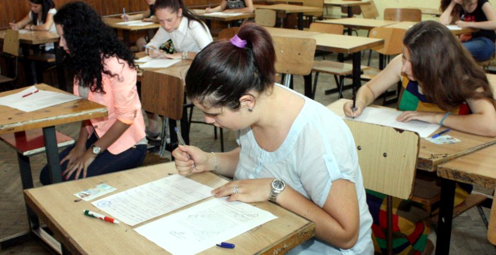 Ce lucruri nu trebuie să aibă elevii asupra lor după ce intră în examen la Evaluarea Națională 2020