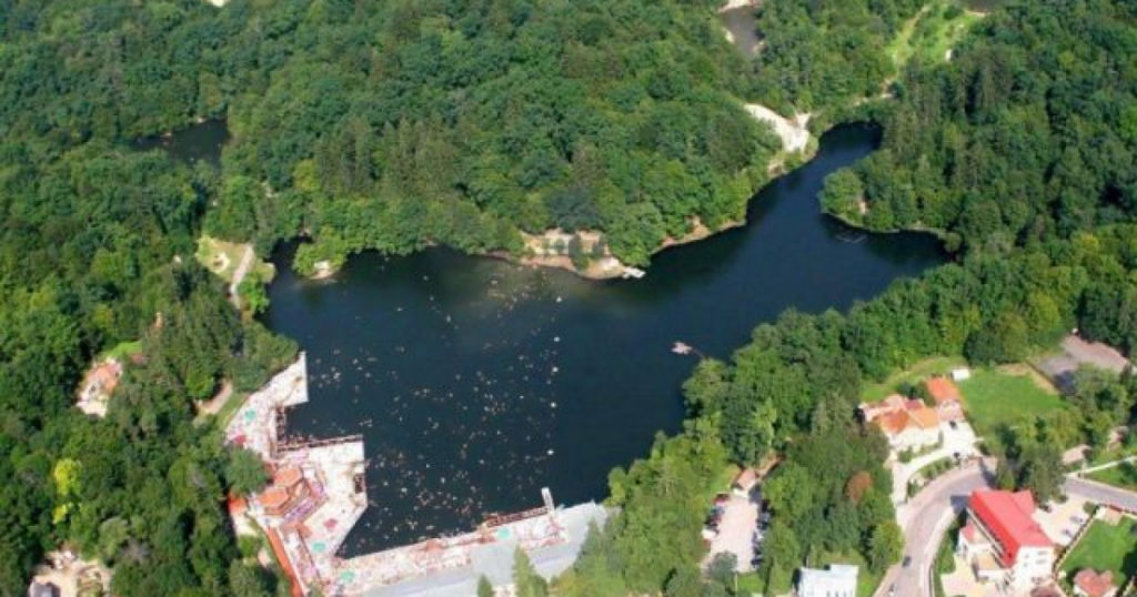 De ce ar trebui să te duci vara asta la Lacul Ursu Sovata