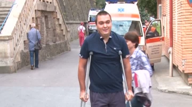 EXCLUSIV. Ce se întâmplă azi cu Răzvan Petrescu, copilotul lui Adrian Iovan în accidentul din Apuseni. În ce stare se află după 11 operații complicate