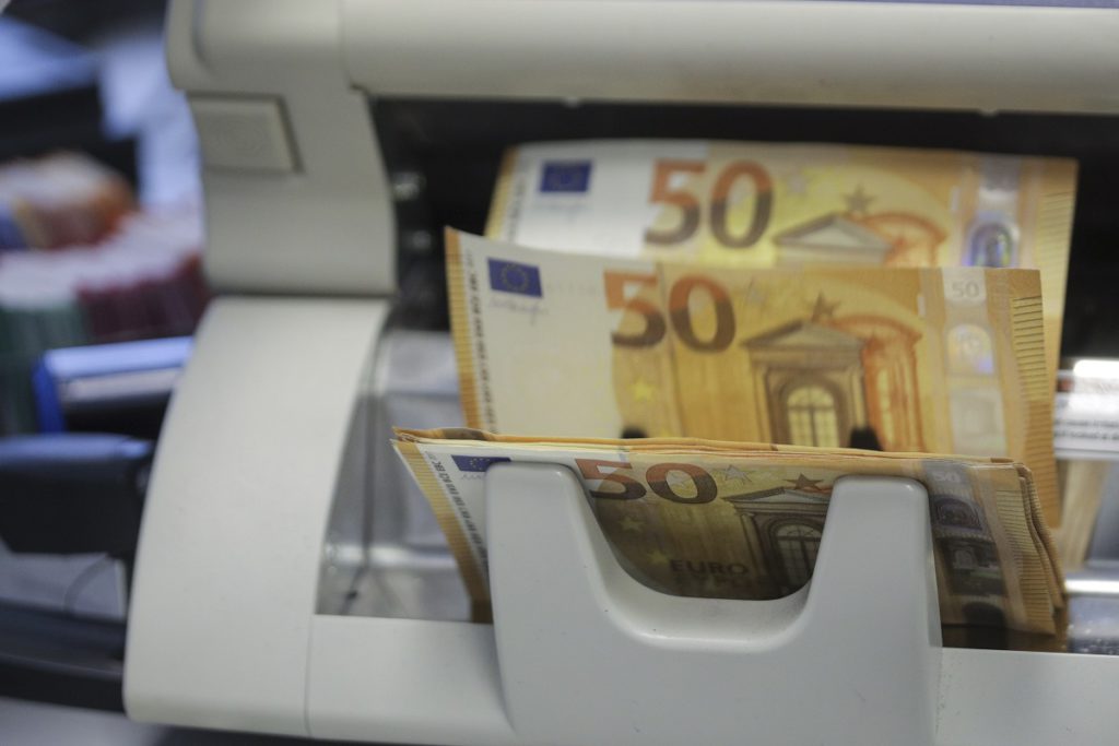 Curs BNR, miercuri, 3 iunie 2020. La ce valori au ajuns euro și dolarul