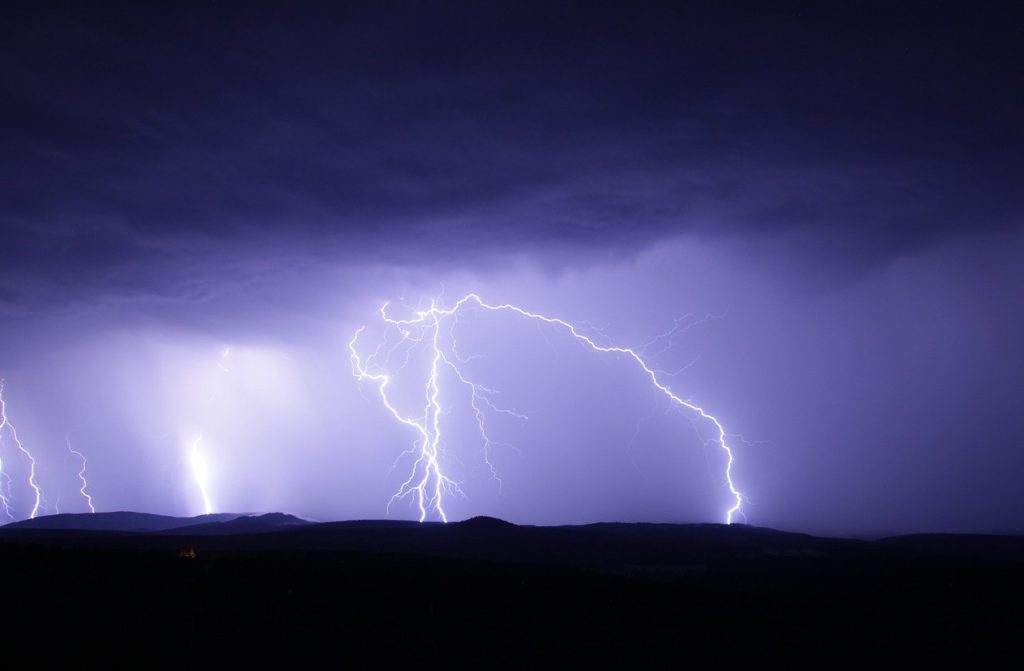 Prognoza meteo, duminică, 21 iunie 2020. A fost emis un nou cod portocaliu. Ce se întâmplă, azi, cu vremea în țară