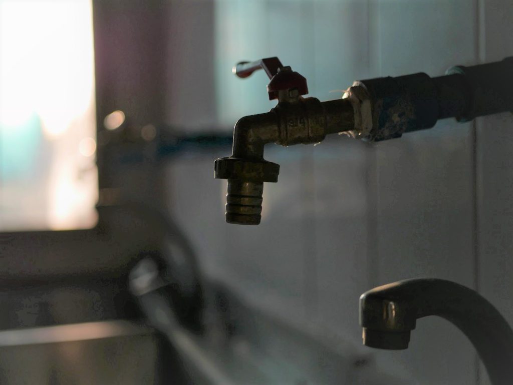 Un oraș important din România va rămâne fără apă caldă. Motivul e fabulos