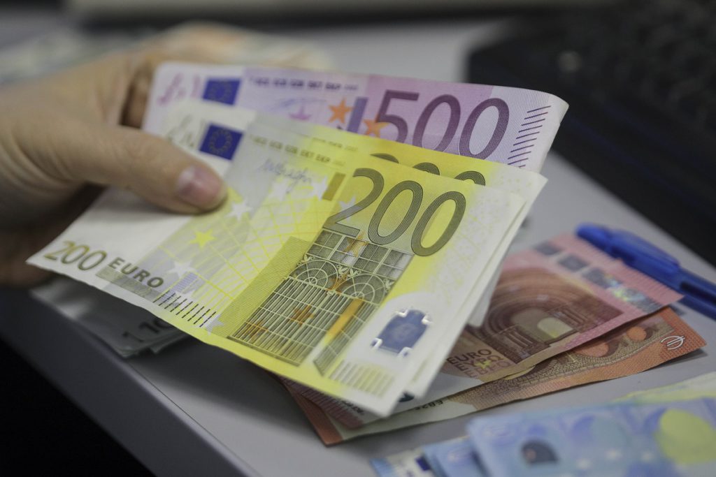 La ce valoare ajunge azi euro? 