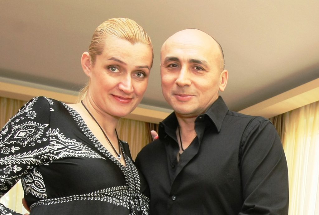 Un politician s-a infectat cu noul virus după ce a fost la ziua soției lui Marcel Pavel. Și nevasta artistului e confirmată pozitiv