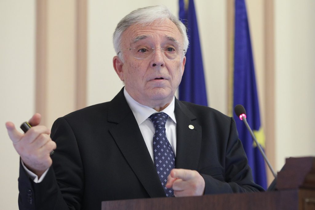 Potrivit CNSAS, Mugur Isărescu ar fi colaborat cu Securitatea înainte de 1989. Foto: Inquam Photos/Octav Ganea 