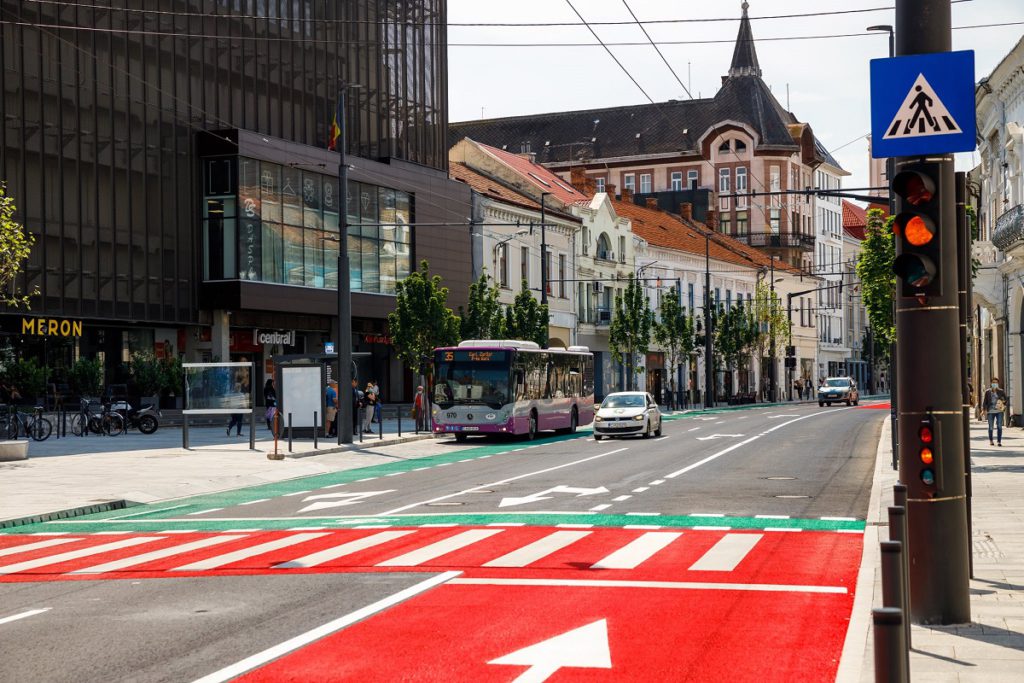 Diferența între lucrările făcute în București și în Cluj. Ce s-a putut observa la inaugurare